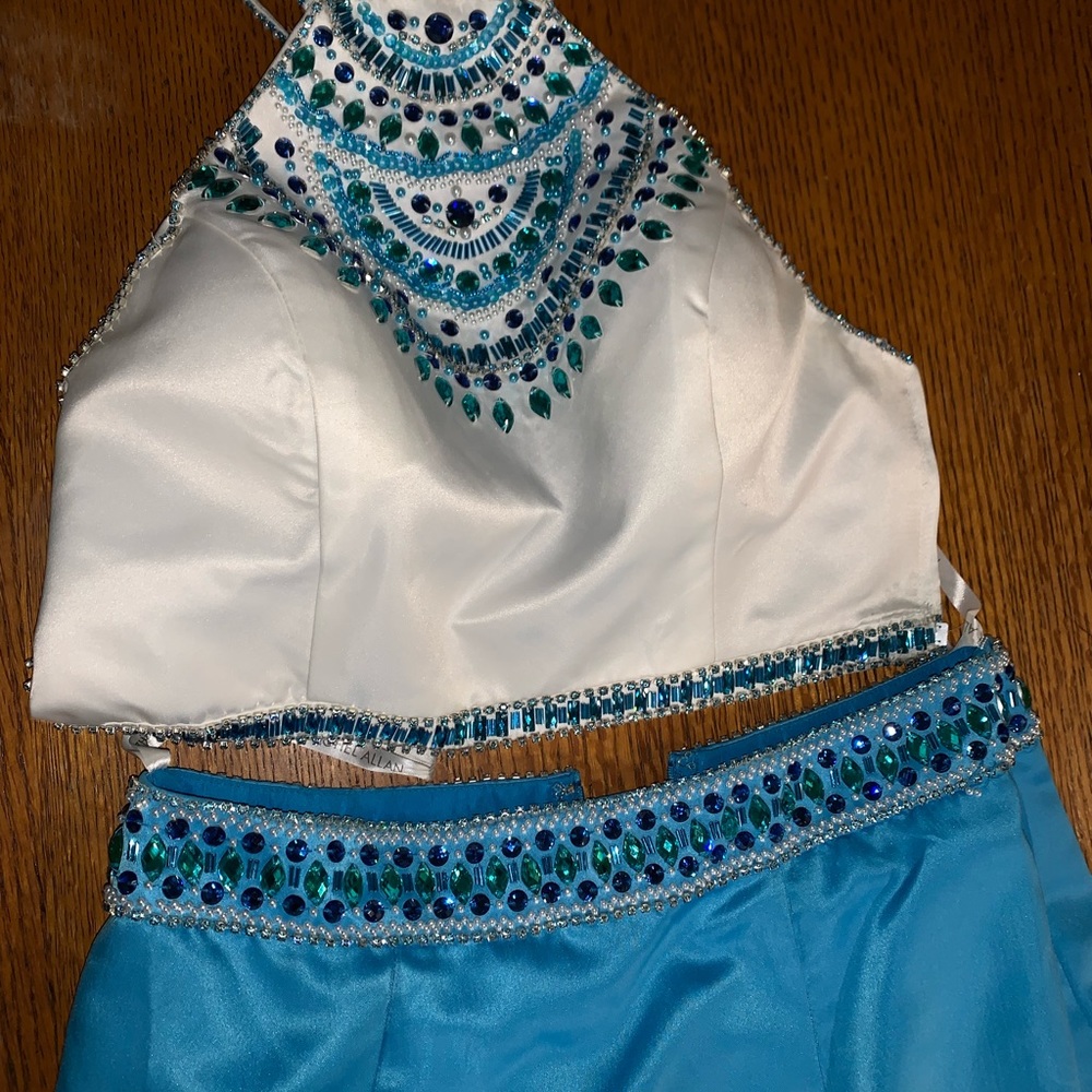 Long blue prom dress